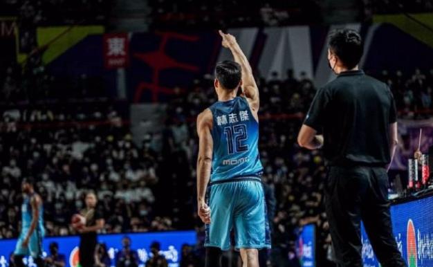 又拿下总冠军！40岁单场25分！真是中国第一摇摆人