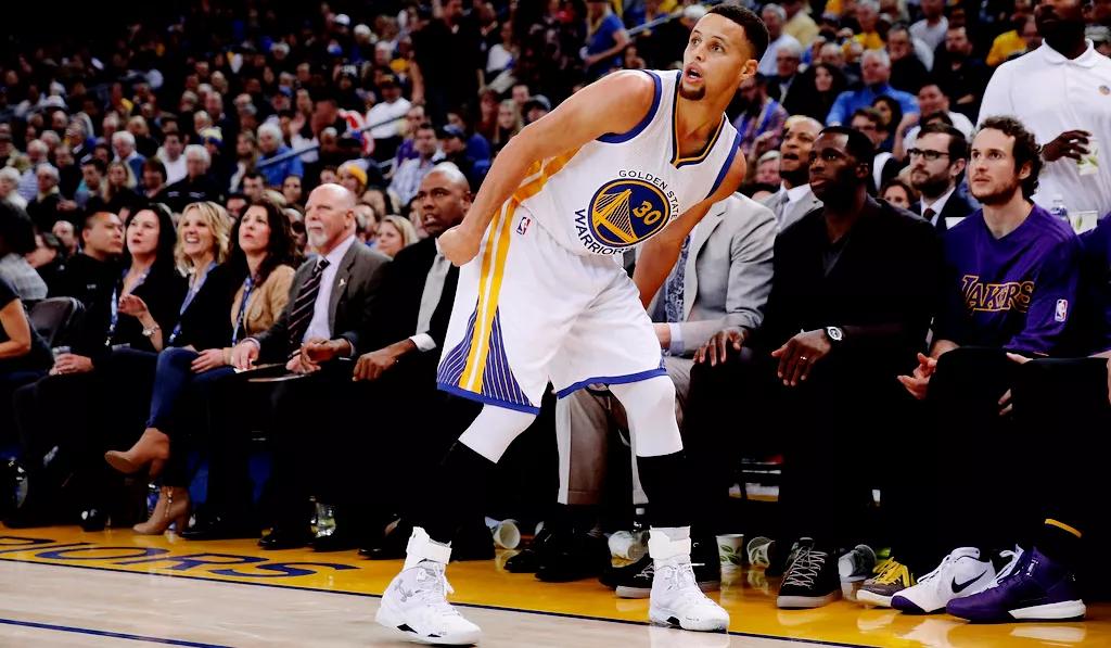 新王登基，三分王者史蒂芬.库里