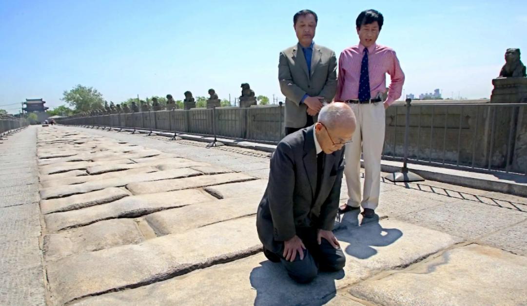 88岁日本老兵来到四川祭拜川军，提出惊人遗愿：为我造一座跪像吧