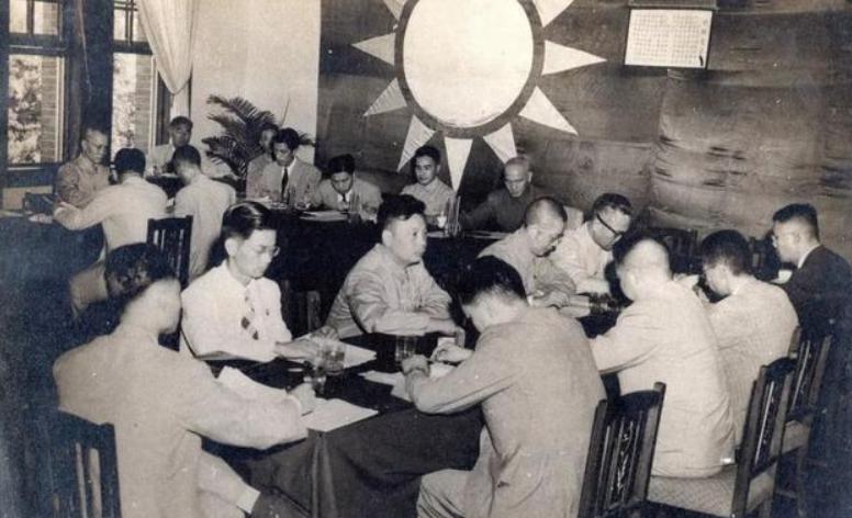 1934年国军少将救下近10万红军，建国后毛主席叮嘱：一定要找到他