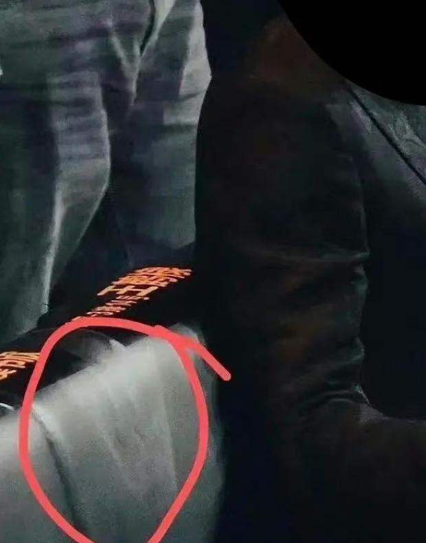 从小黑妞到“白灯泡”，吃美白药、猪蹄敷脸、全身涂粉…女星真难