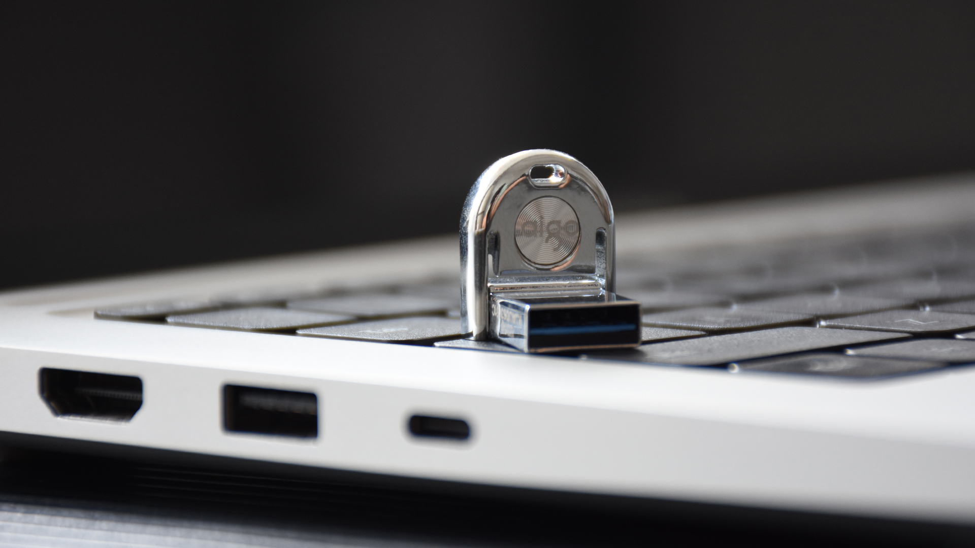 aigoU358多功能TypeC闪存U盘：高速读写，便捷备份