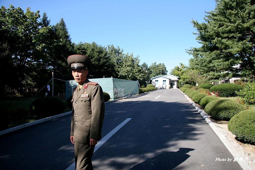 朝鲜士兵拍中国游客,外国人在朝鲜随便拍照会被抓吗
