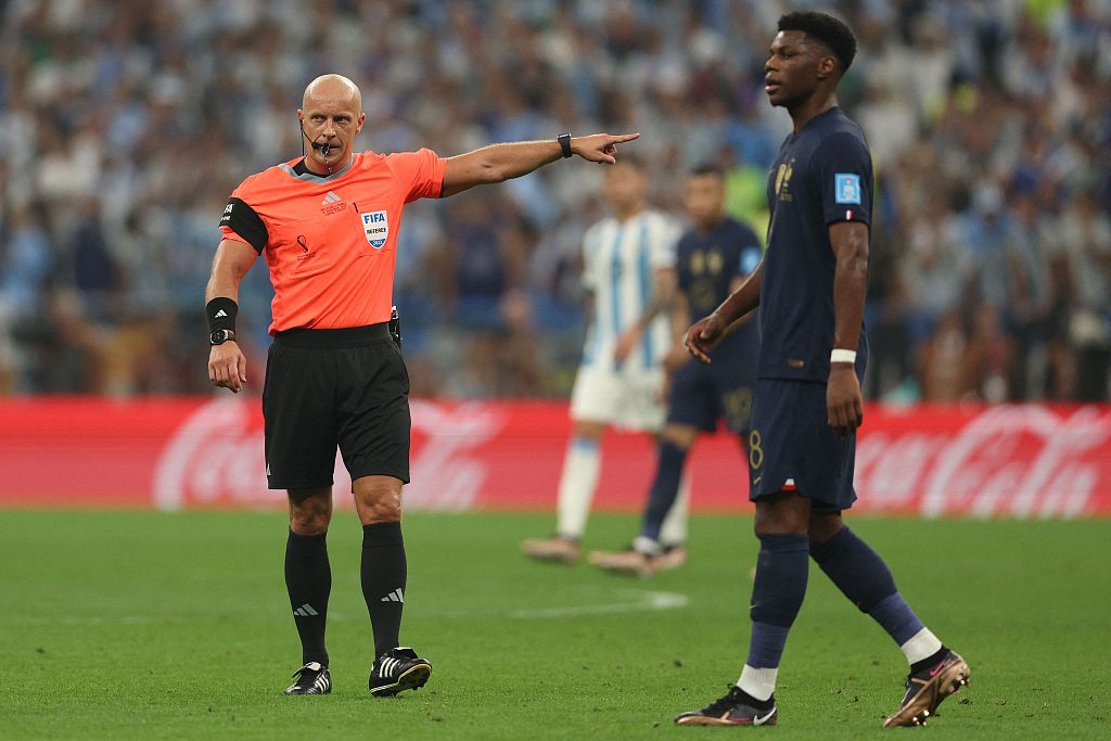 世界杯梅西哪场点球判罚有问题,世界杯决赛裁判示意假摔