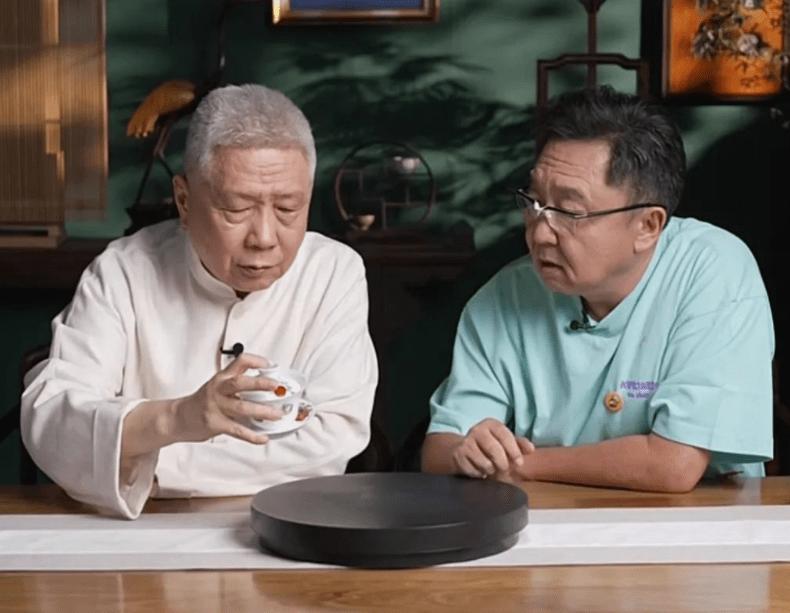 于谦60亩马场被拆，*迁拆**款高达4亿？本人笑着回应：别胡说八道