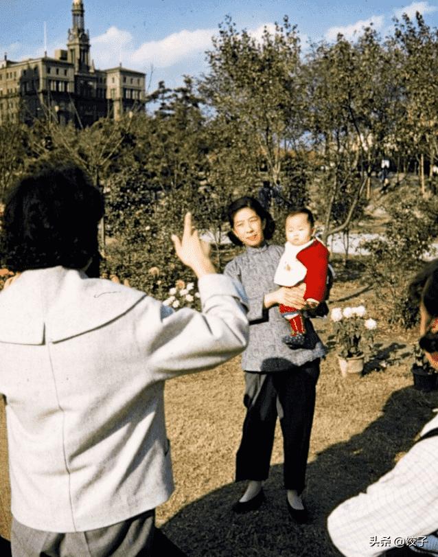 老照片晚清的小姐,晚清老照片名妓貌美如花