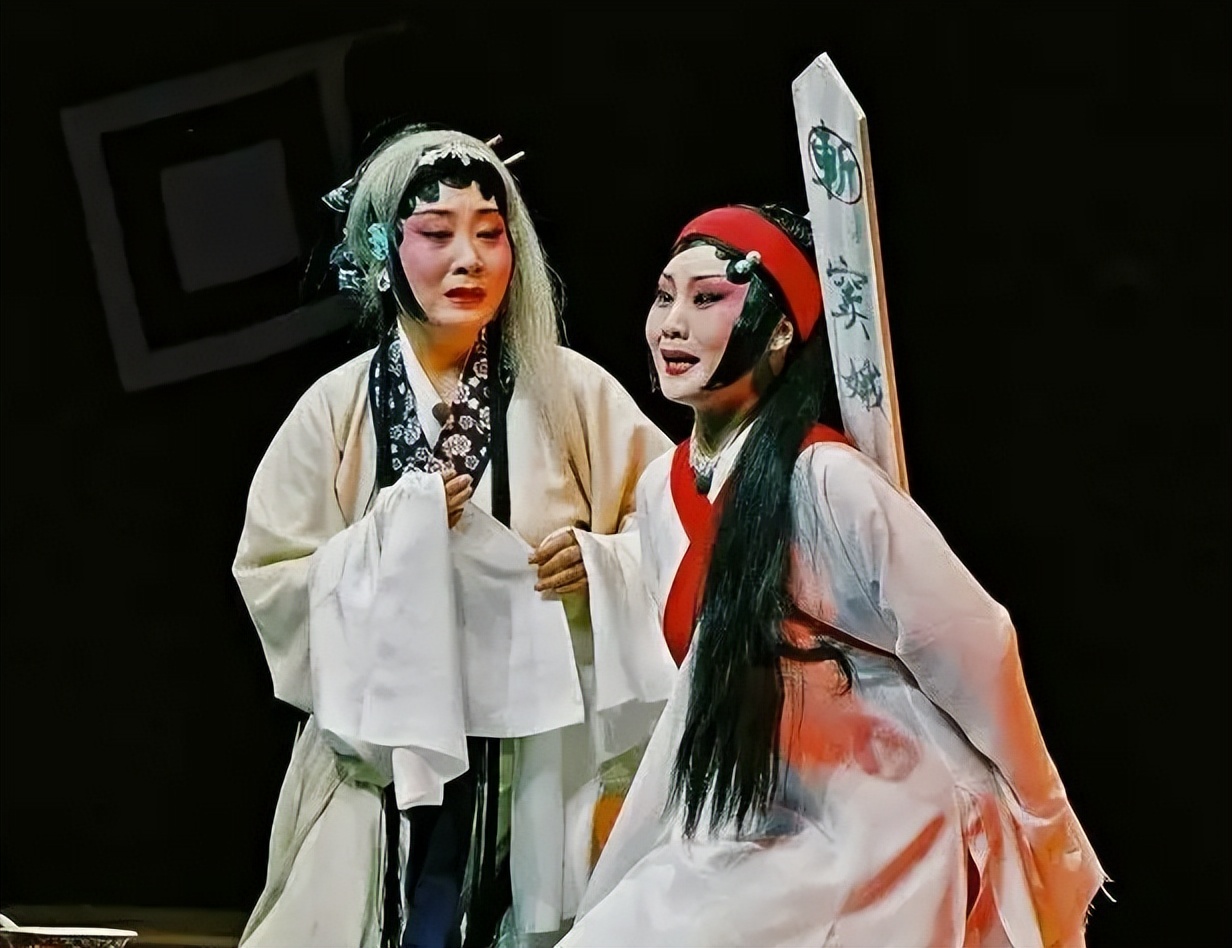 窦娥临终前为什么发下三桩毒誓,窦娥临刑前发下的三桩誓言目的