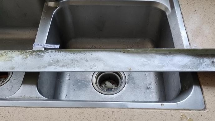 油烟机油盒清理小妙招看完不吃亏,油烟机长方形油盒怎么清洗