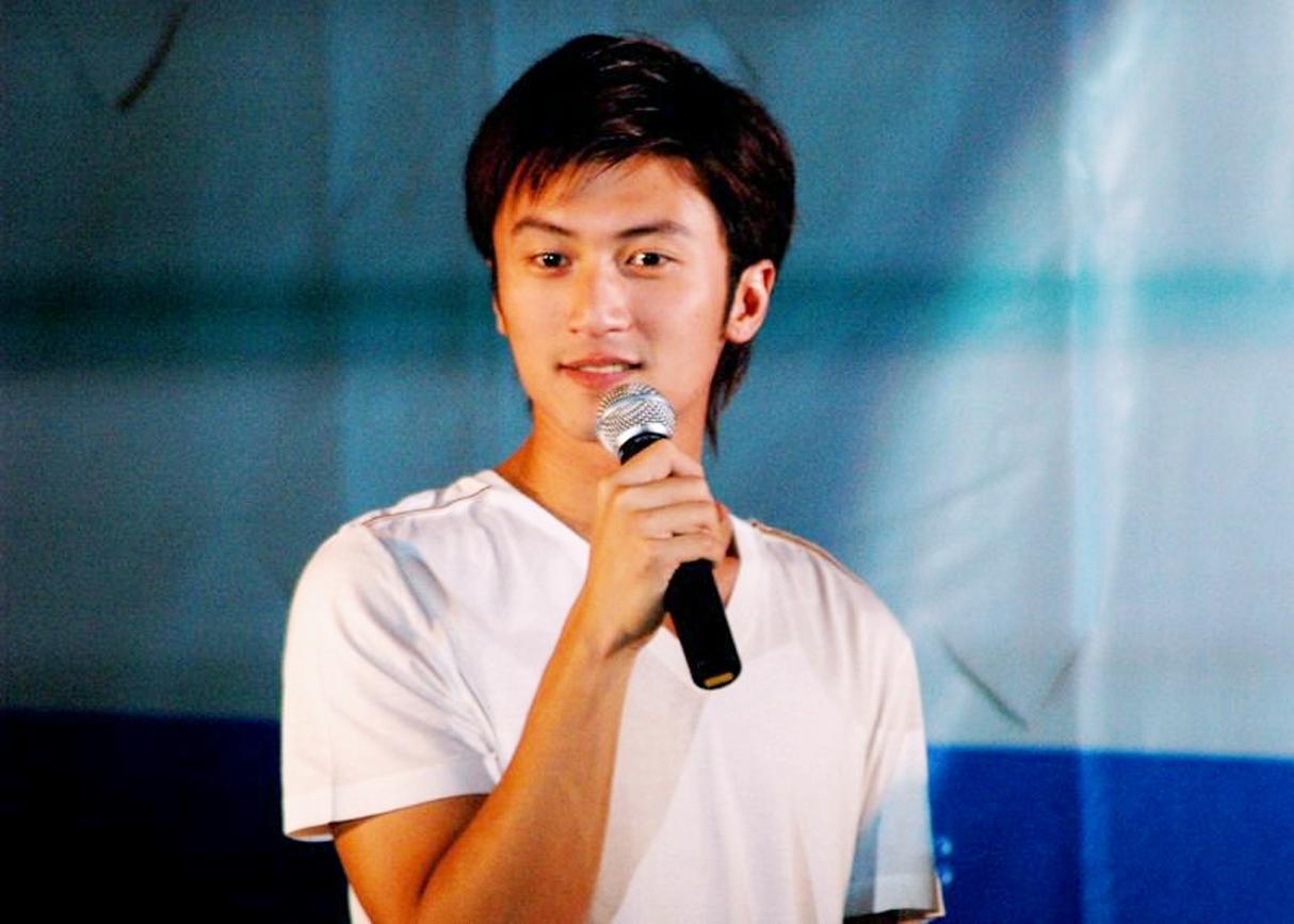 谢霆锋接受采访被曝此生最爱王菲,谢霆锋坦言最遗憾的事王菲无奈