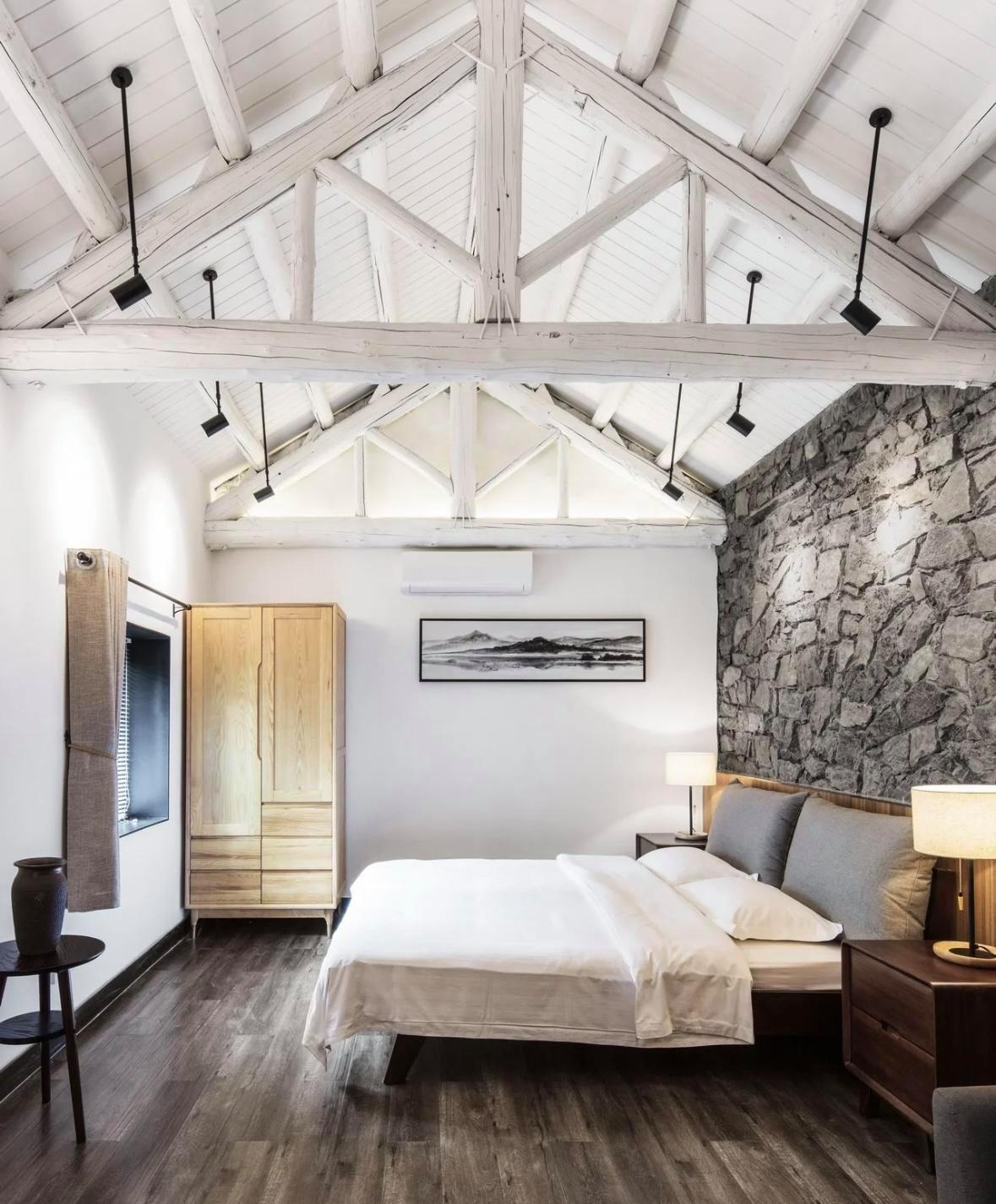 终于知道淄博的烧烤为什么那么火,老外知不知道淄博烧烤火的原因