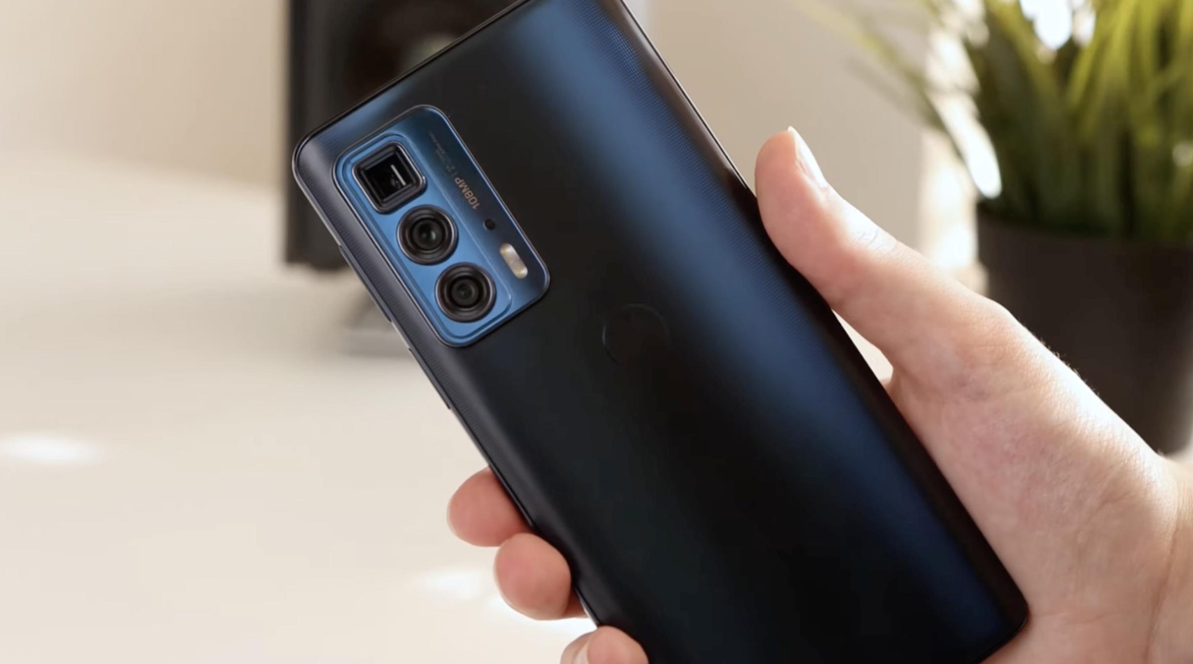 摩托罗拉卖出白菜价，骁龙870+1亿像素，256GB降至1689元