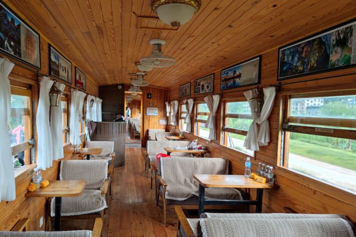 这座好吃好玩好住的云南小城，我劝你一定早点去