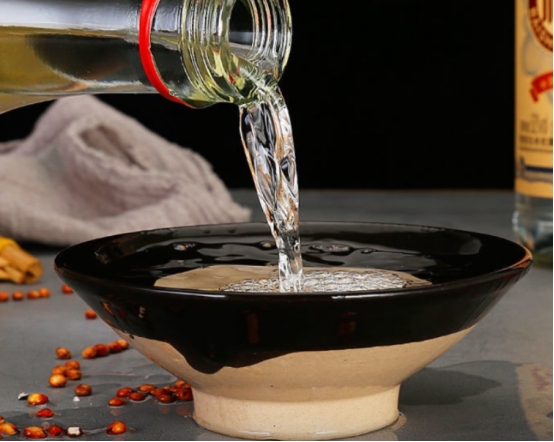 喝酒不能喝但是又想喝,十种最好喝纯粮酒推荐图片