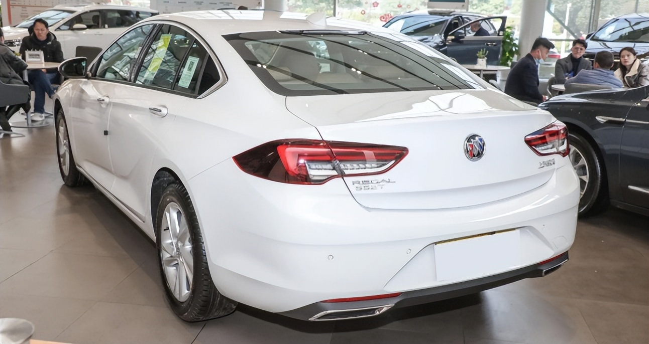 别克君威哪款性价比高家用,2024款别克君威2.0t纵享版测评