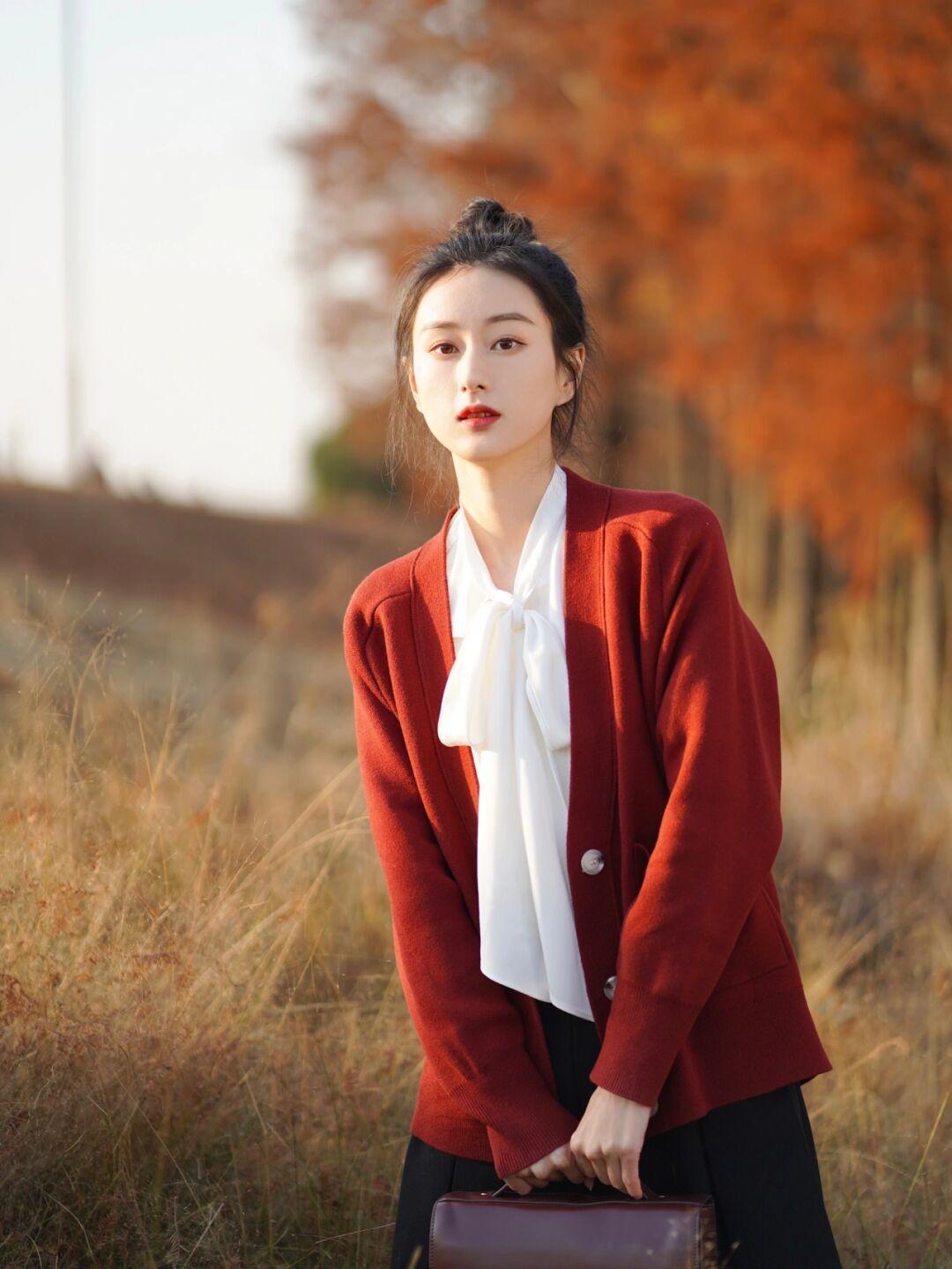 开衫毛衣宽松慵懒风内搭推荐,慵懒大版宽松毛衣开衫怎么搭配