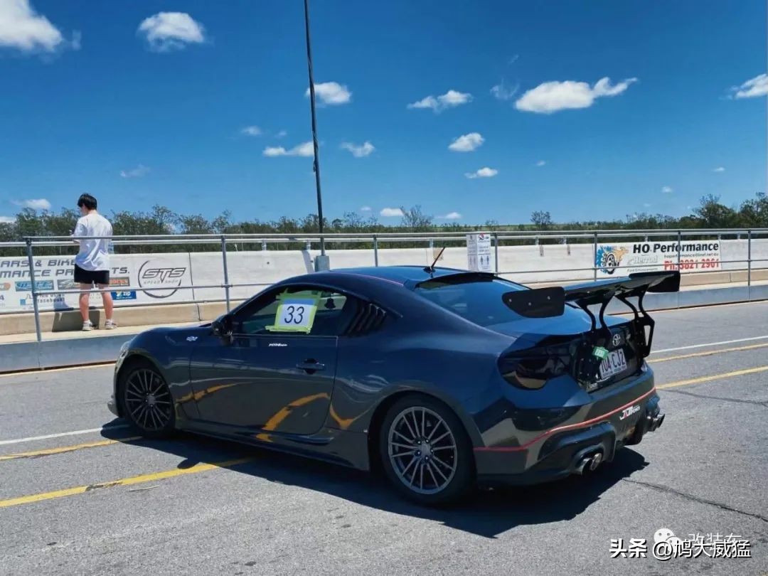 赛车模拟器卡丁车,赛车模拟器和卡丁车