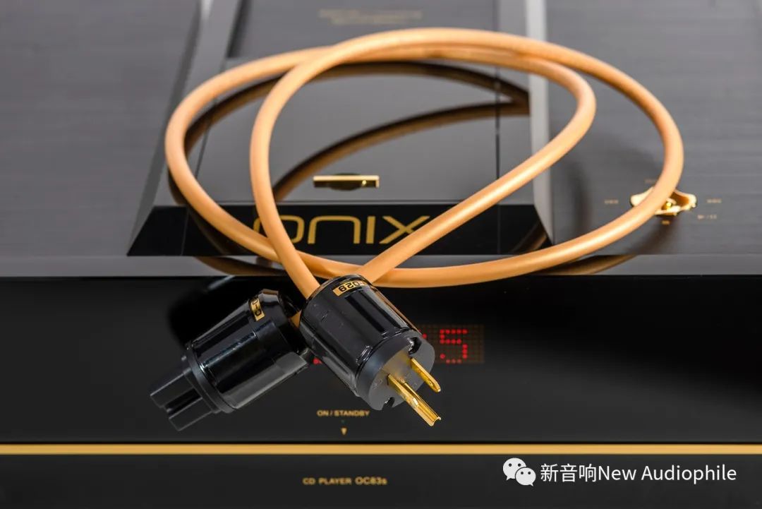 40周年纪念版，旗舰技术—欧尼士OC-83S、OIA-82S一套超值西装