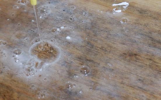 菜板发霉“黑乎乎”怎么办？教你正确的做法，立马干净如新