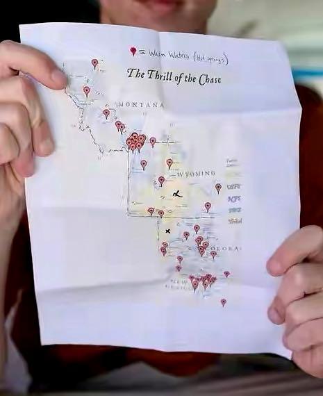 老人埋100万藏宝箱,老人发现山洞大量宝物