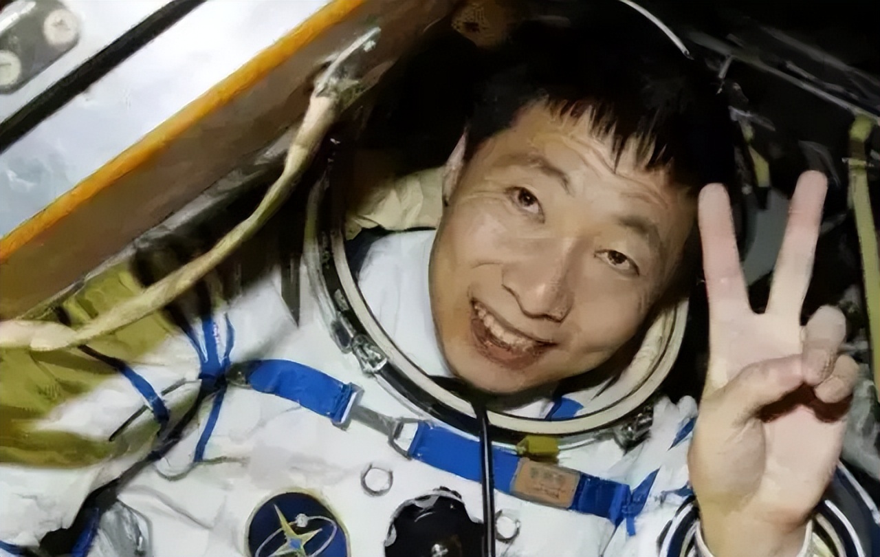 刘洋升空经历了什么事情,刘洋爆炸头