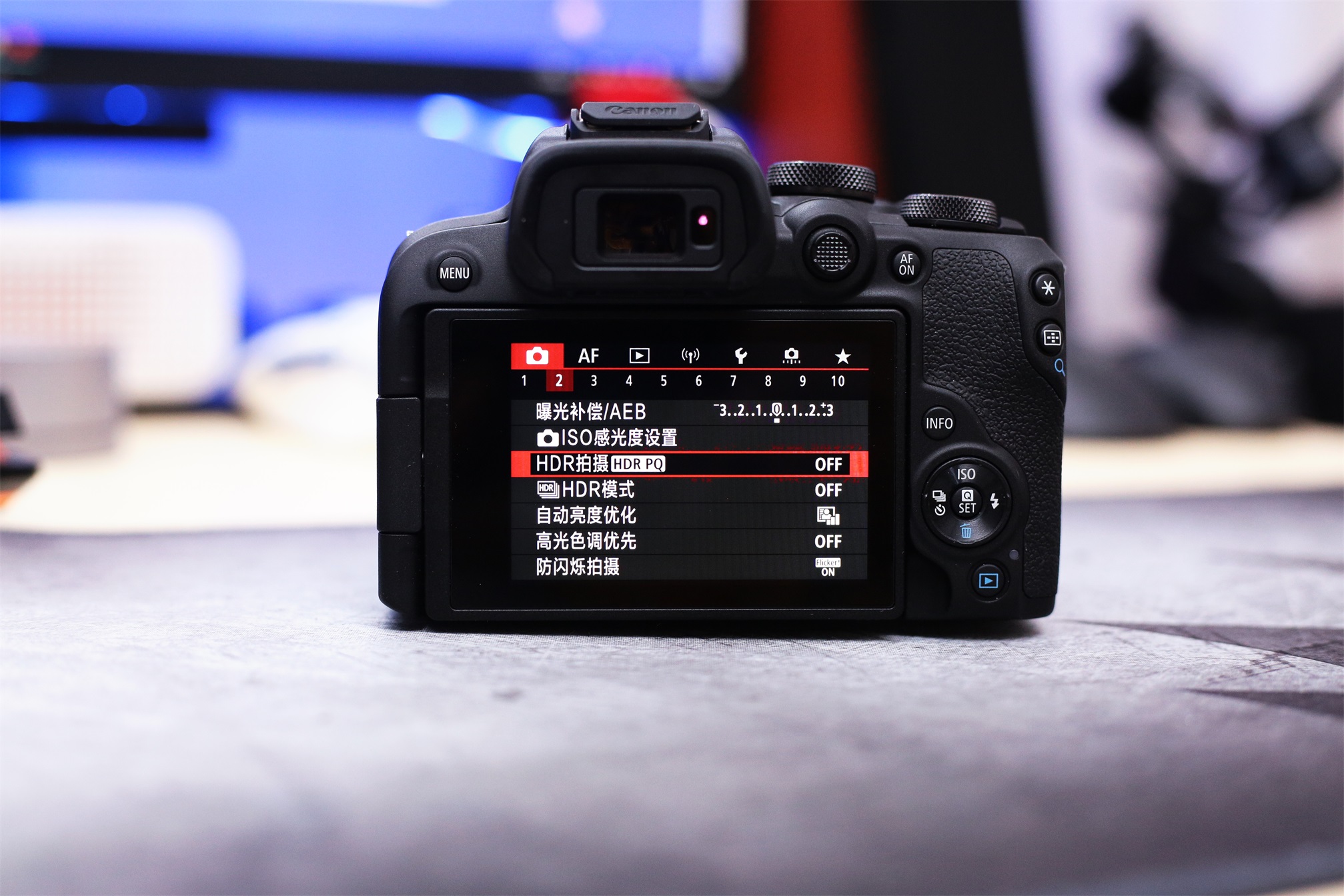 5d3跟r10拍照画质对比,单反佳能5d3值得入手吗