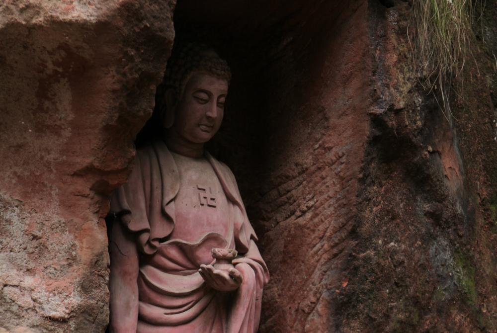 为什么佛胸前有卍字,佛像胸前的卍字怎么读啊