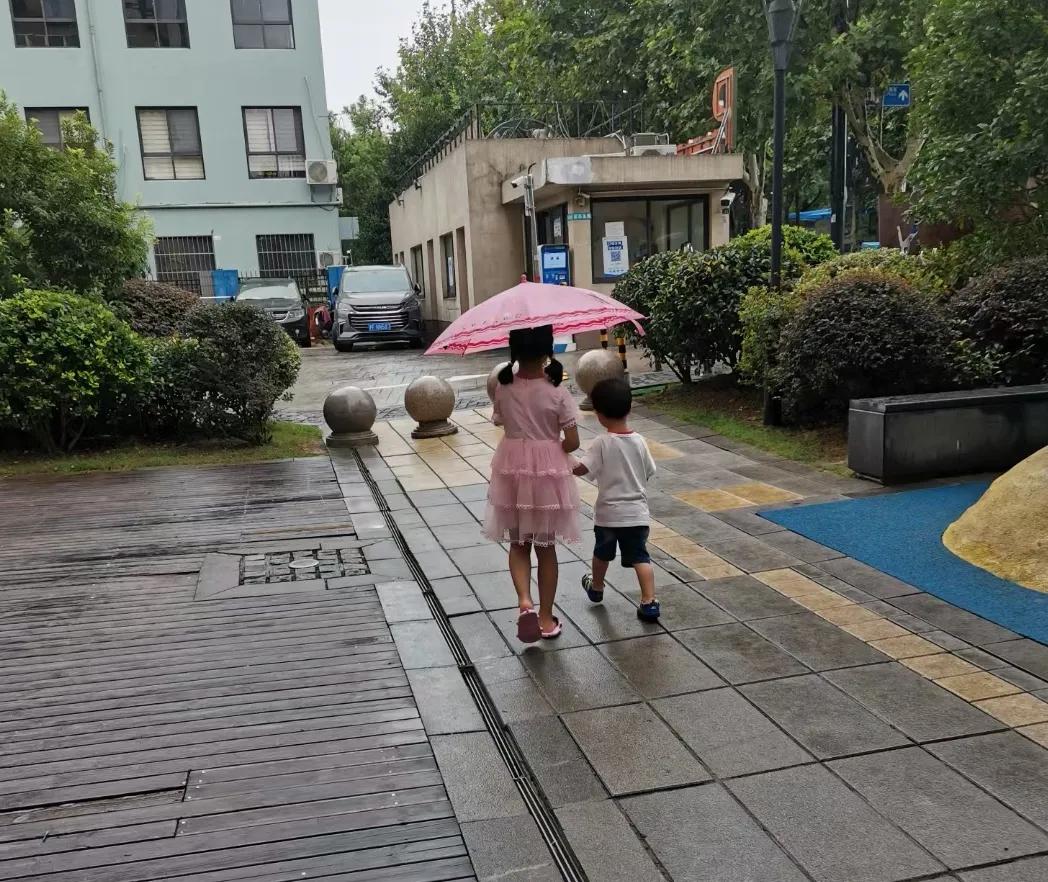 全职七年带一个小孩,全职在家七年带俩娃快抑郁了