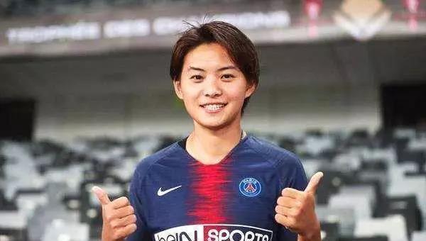 女子足球运动员王霜简历,王霜被父母抛弃