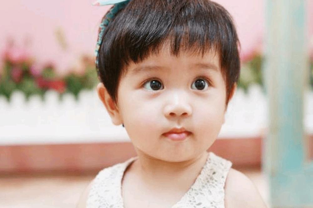 从小“咬指甲”的孩子，长大后怎么样了？一般逃不掉3种结局