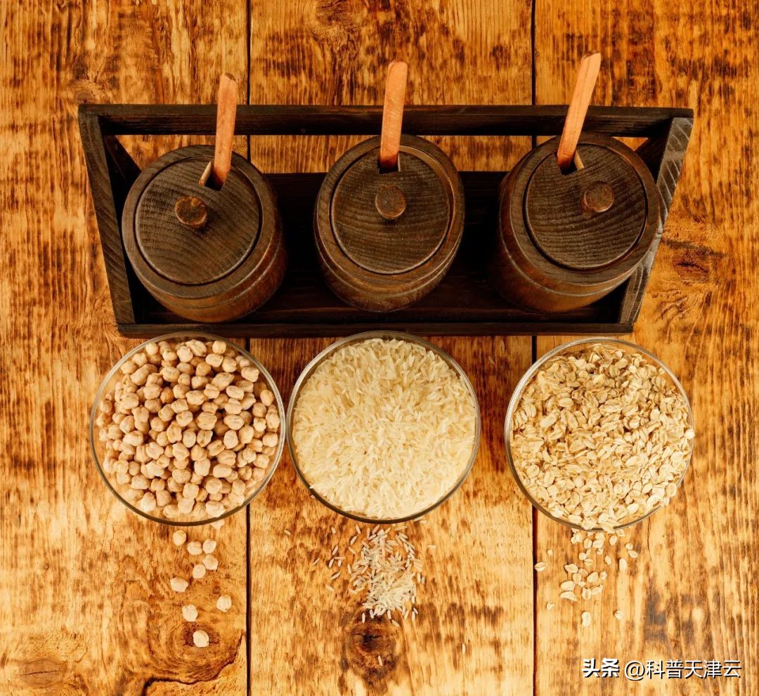 大米勾兑香精变泰国香米,泰国香米竟是添加剂勾兑而来