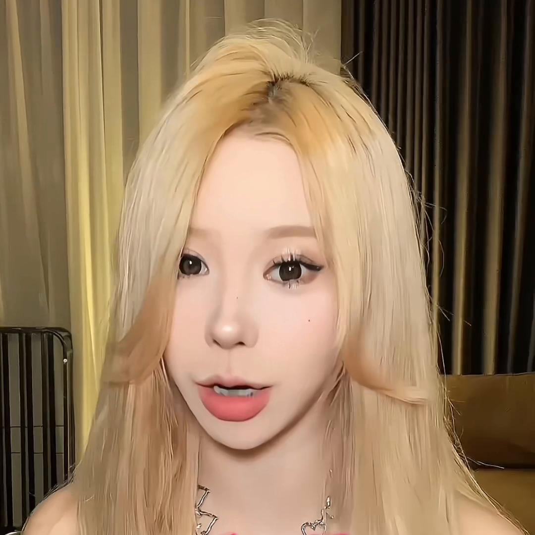 韩国卷发发型中长发,韩国卷棒卷发中长发教学