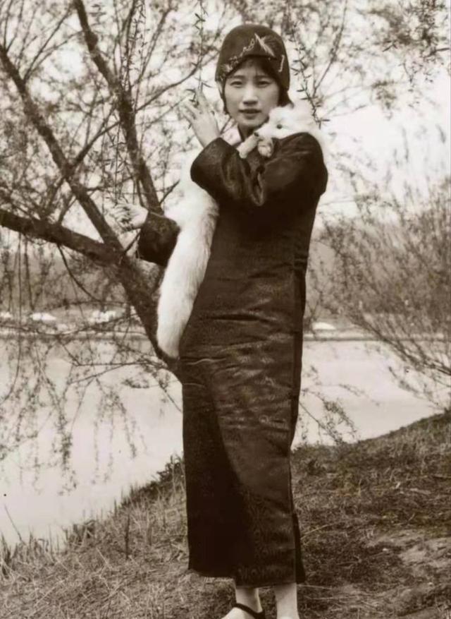 陆小曼死后骨灰都无人认领,陆小曼死后的葬礼