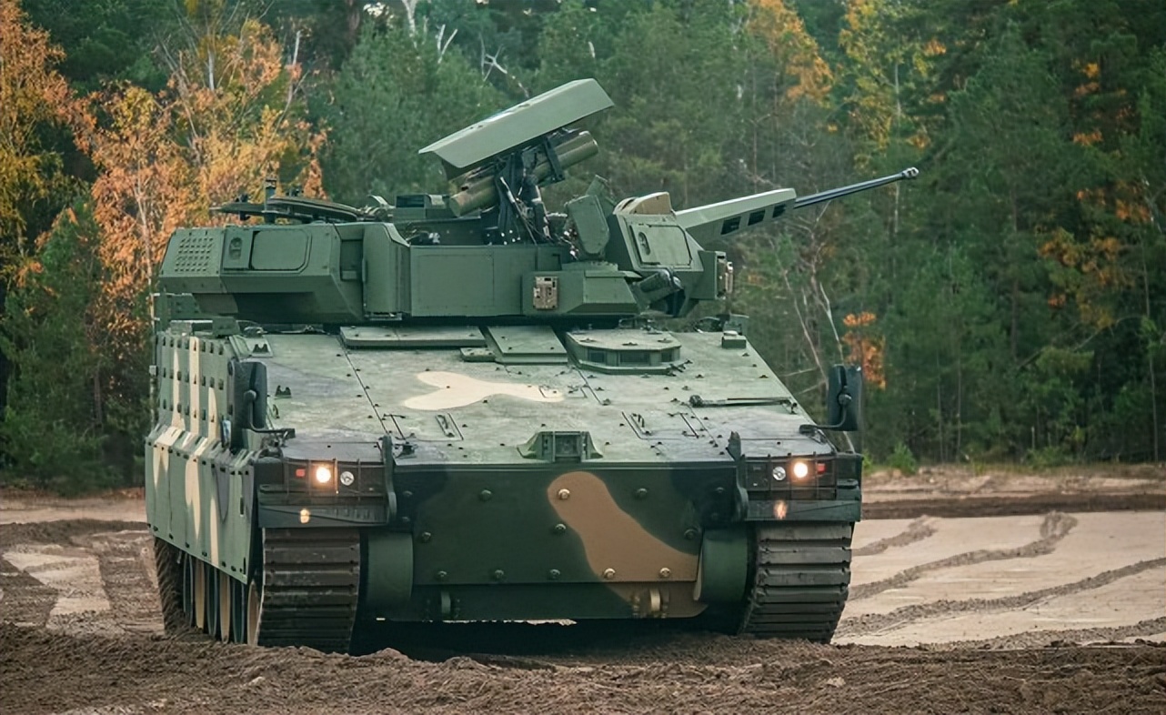 波兰轮式突击火炮,波兰牵引式榴弹炮