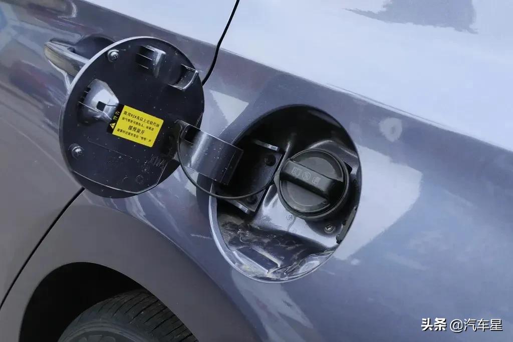 分析现代悦动用车成本，每月花费950元，城市代步首选吗？