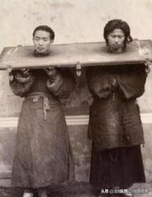 晚清真实：花楼女子媚态撩人，丰乳肥臀，30张老照片尽展风姿迷人