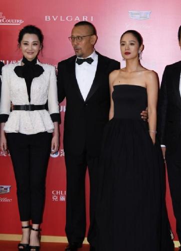 许晴周韵同框图片,姜文周韵许晴走红毯