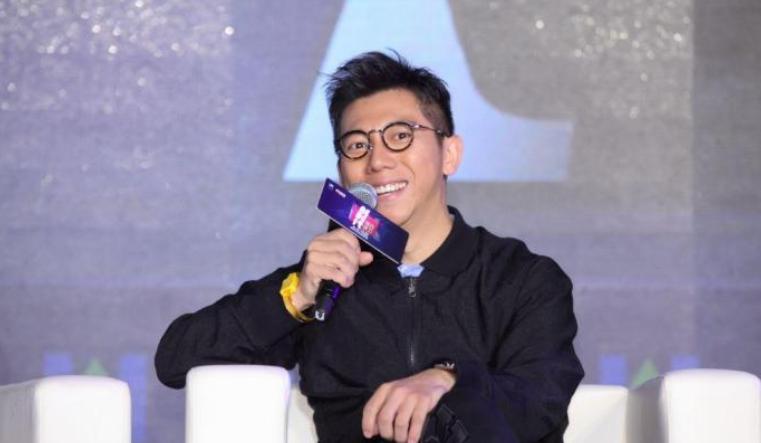 互殴、单飞、结婚，巅峰时突然解散的7个乐队，共富贵有这么难吗