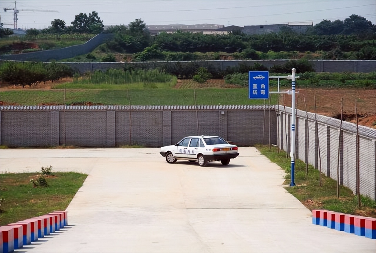 c2c1驾驶证区别,c1和c2驾驶证有什么区别