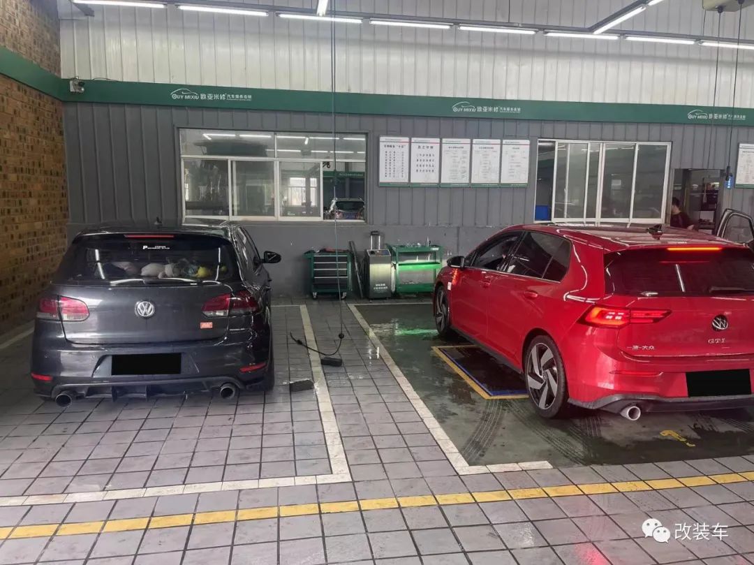 高尔夫gti8代走街,大众高尔夫第七代gti爆改