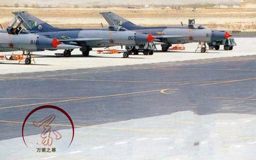 中国出口战斗机全部型号,中国困难时期的战斗机