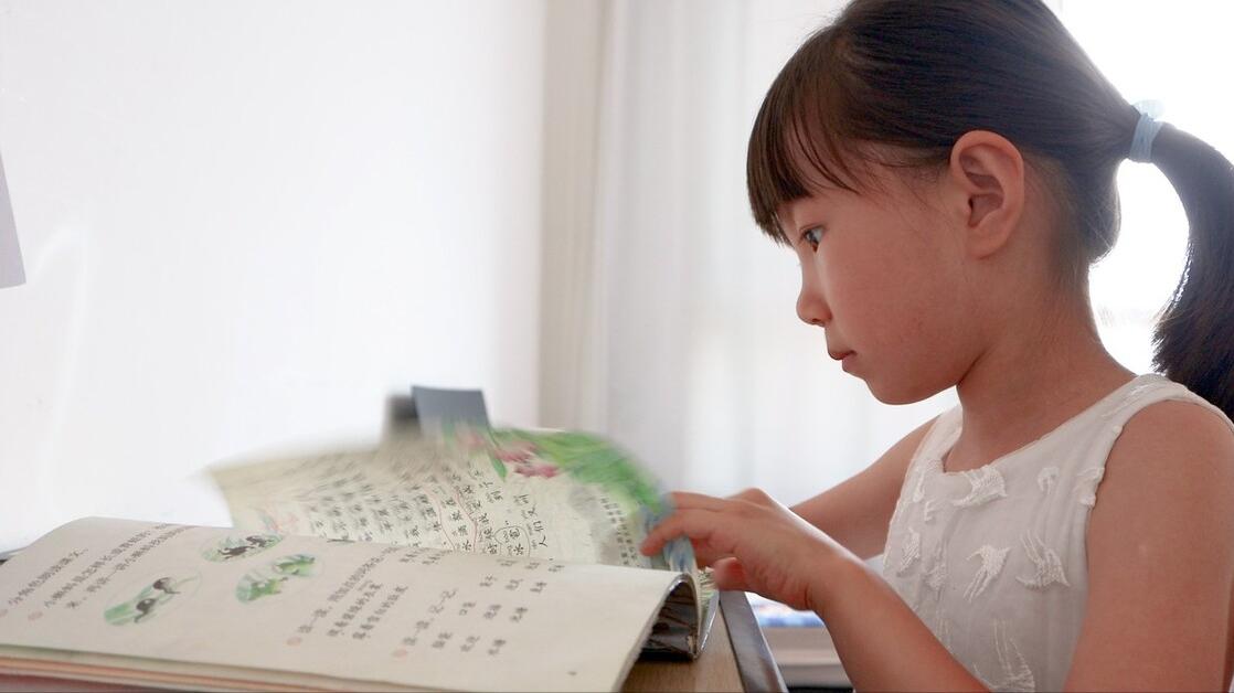 不补课的孩子成绩反而好什么原因,为什么孩子从不刻苦但能成绩高