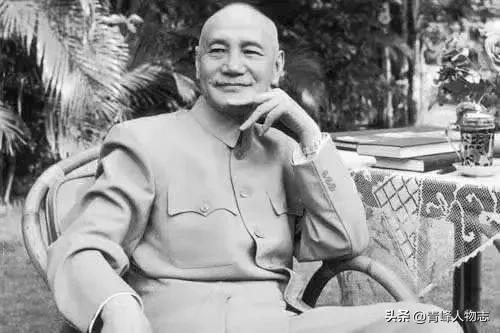 蒋介石对毛*东泽**，从骂声到内心敬佩，他经历了哪些心路历程？