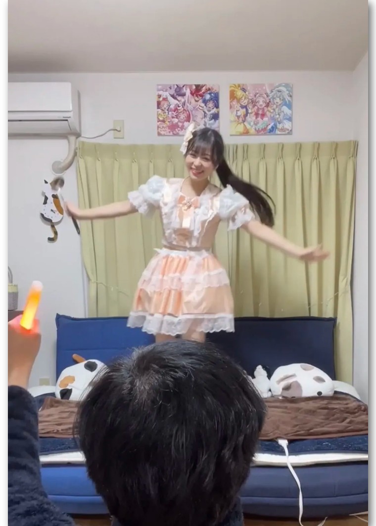 日本47岁宅男娶偶像 (日本22岁当红少女偶像被曝)