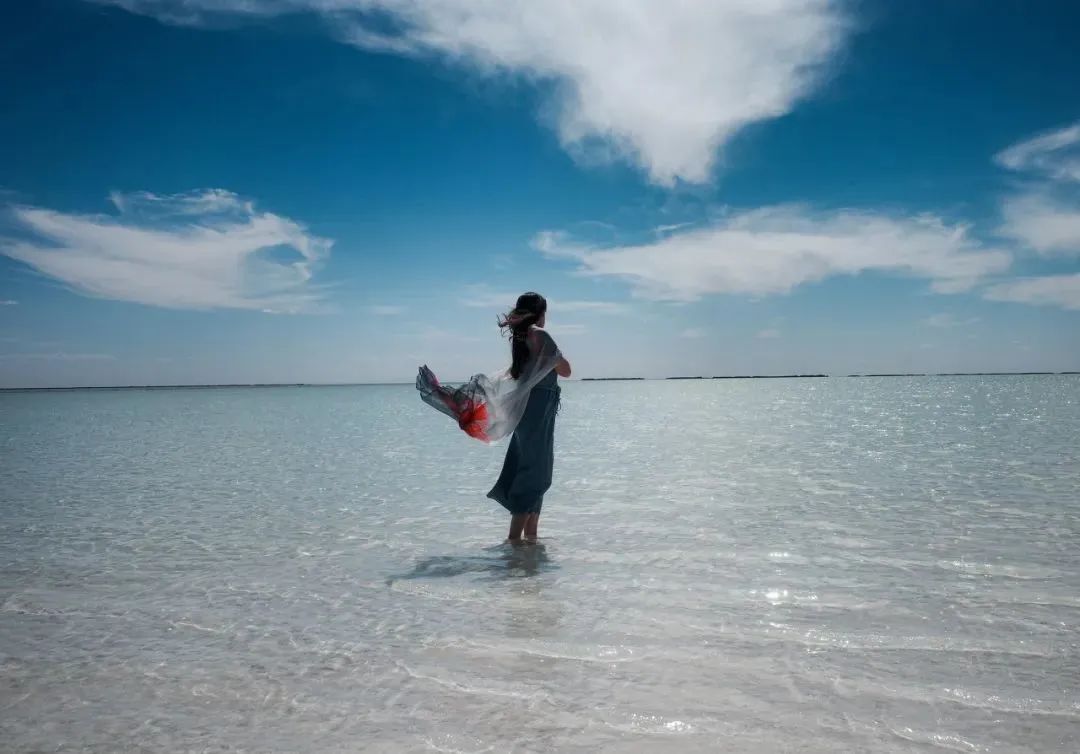 男人太爱一个女人反而会克制自己,男人越爱一个女人越想占有她吗