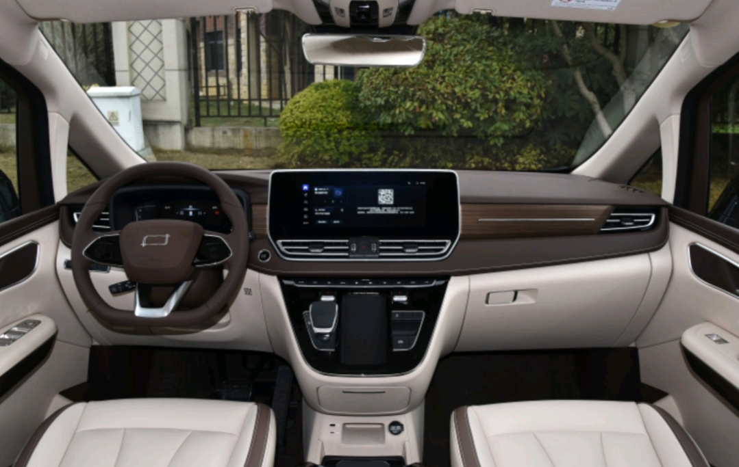 别克gl8对比大众哪个好,奔腾m9对比别克GL8