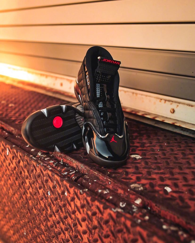 耐克欧文kyrie4,耐克詹姆斯最新上脚