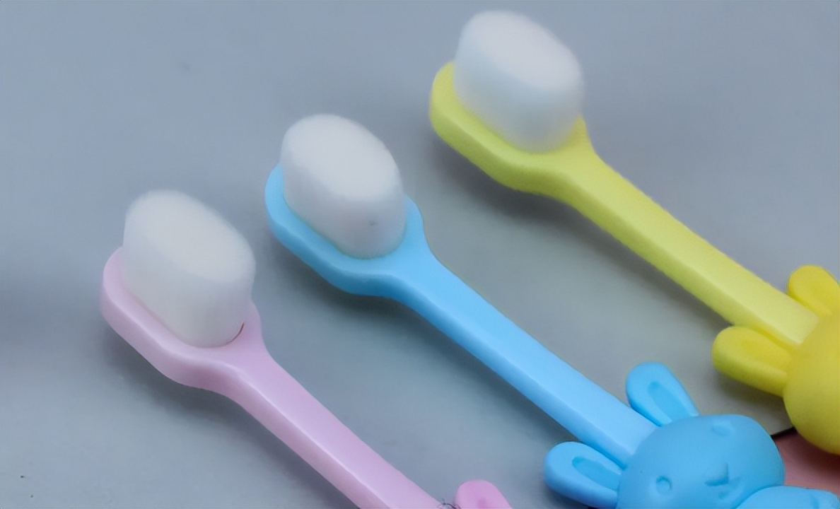 儿童电动牙刷方法不对伤牙齿吗,电动牙刷对儿童的牙齿有什么危害