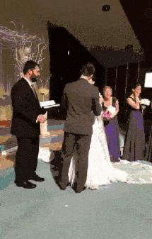 “姑娘你不能挡一下那里么？那东西让人看了很难为情”哈哈哈