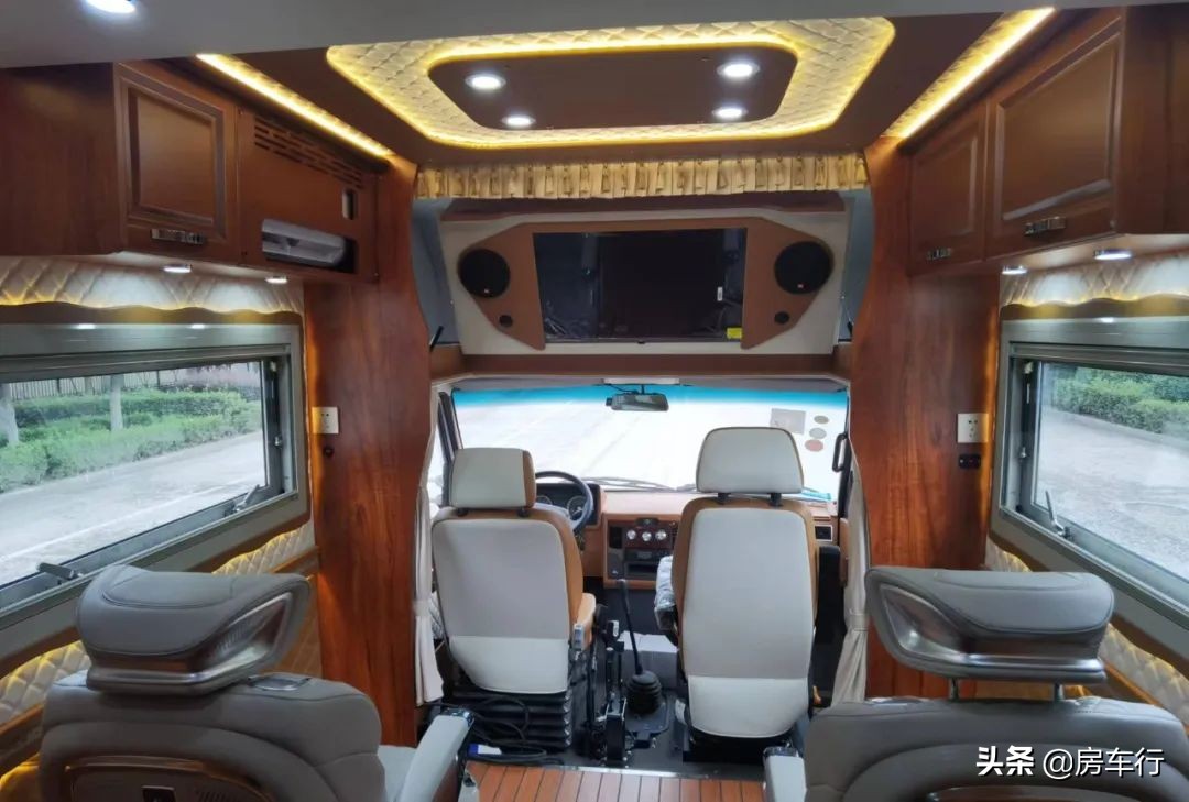 最强依维柯四驱越野房车,军用依维柯作战车