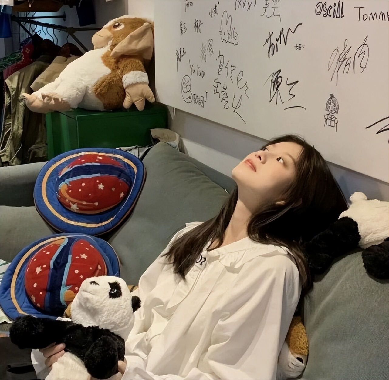 歌词里面都有很多故事的文案,那些歌词里面的绝美文案